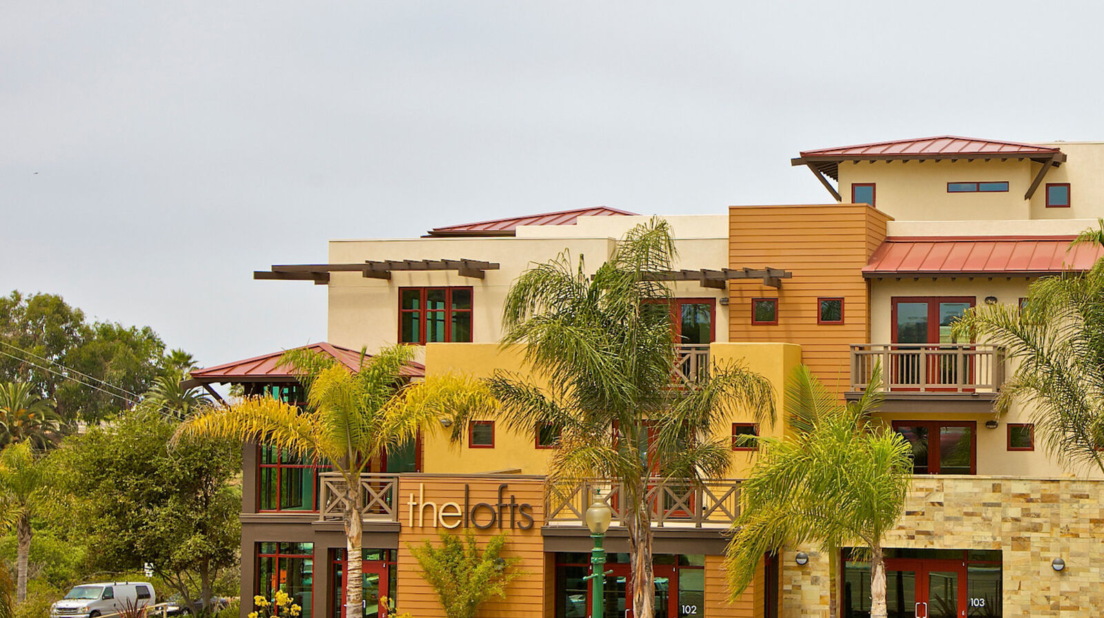Lofts At Moonlight Beach